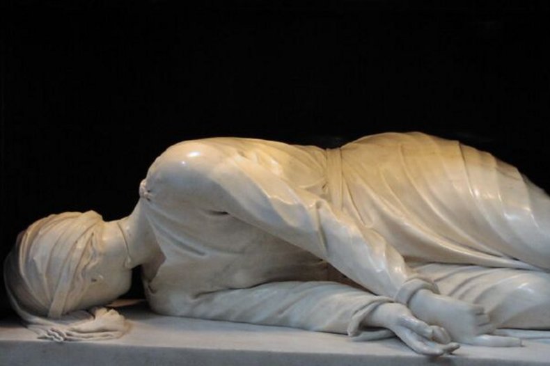 La mort de Sainte Cécile, sculptée par Stefano Maderno, Basilique-Sainte-Cecile, Rome. / © CC BY 2.0 Sébastien Bertrand, Flickr