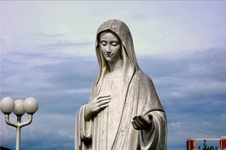 Statue de la Reine de la Paix (ou Notre-Dame de Međugorje / © CC BY-SA 2.0/Janos Korom